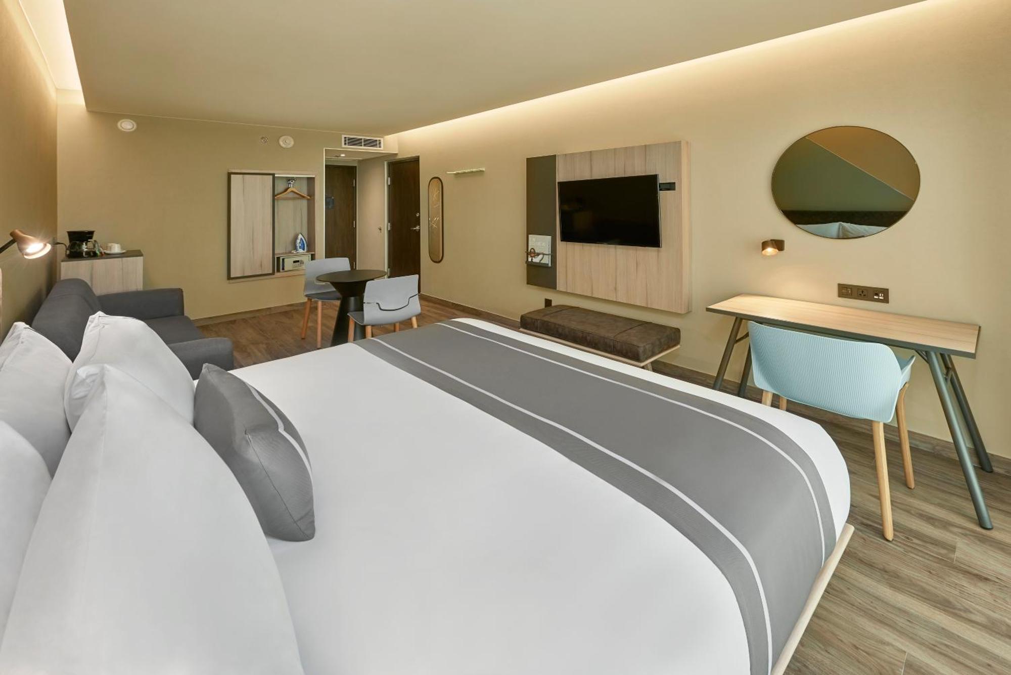 City Express Plus By Marriott เอนเซนาดา ภายนอก รูปภาพ